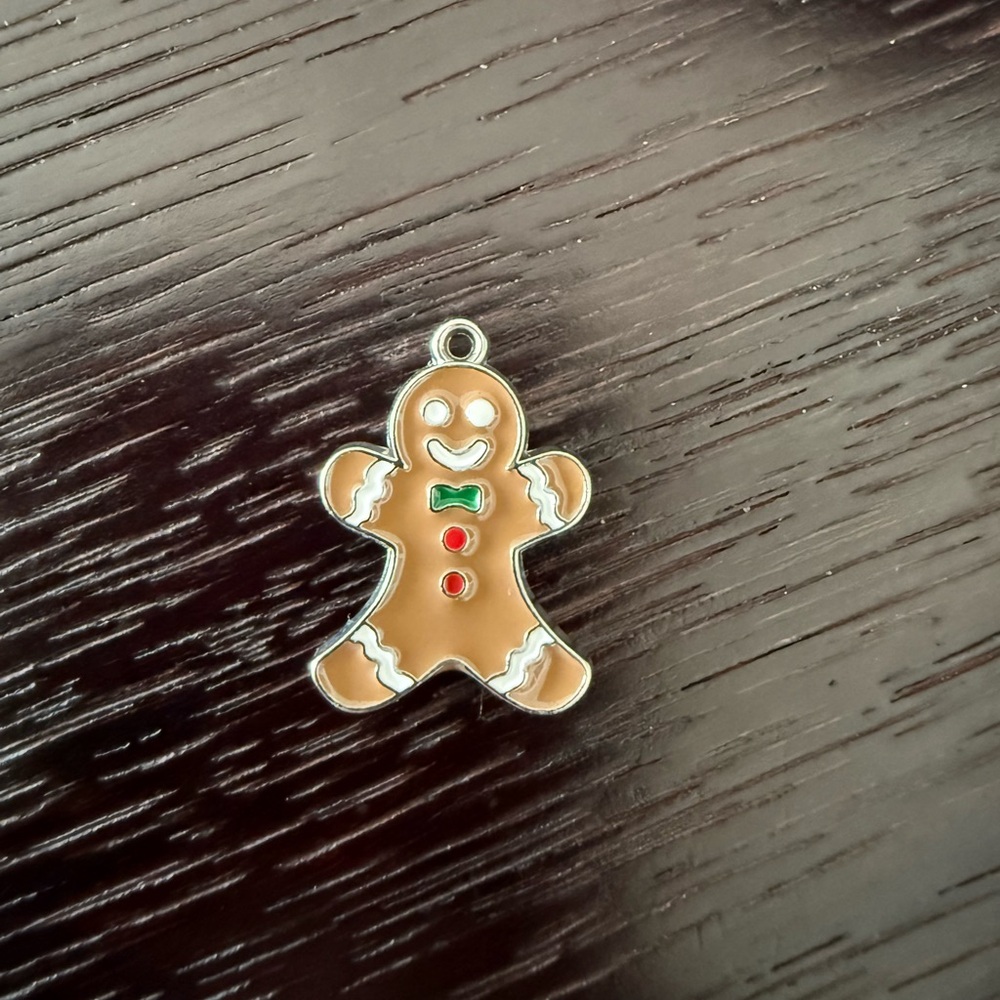 Gingerbread Man Holiday Charm